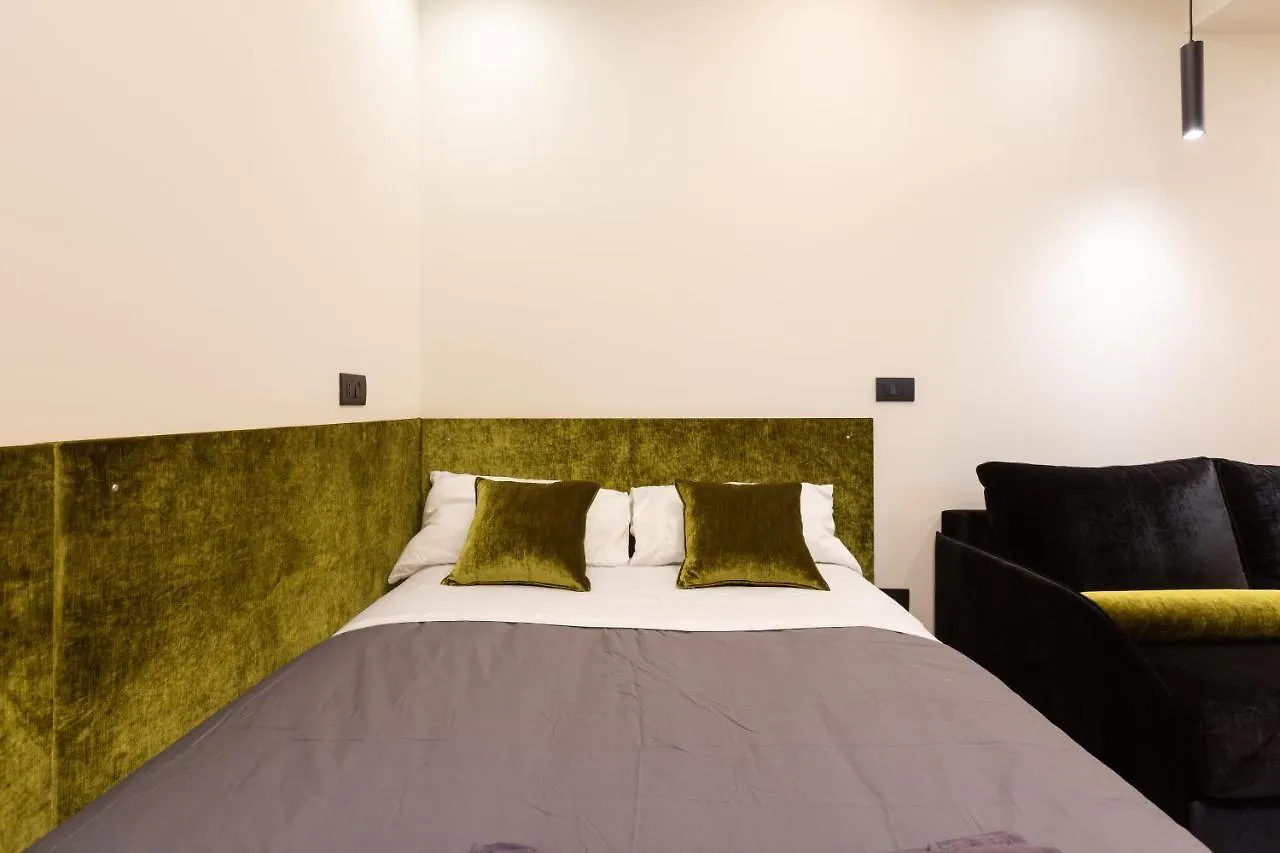 Pay60 -Crescenzago- Luxury Yellow House Italy