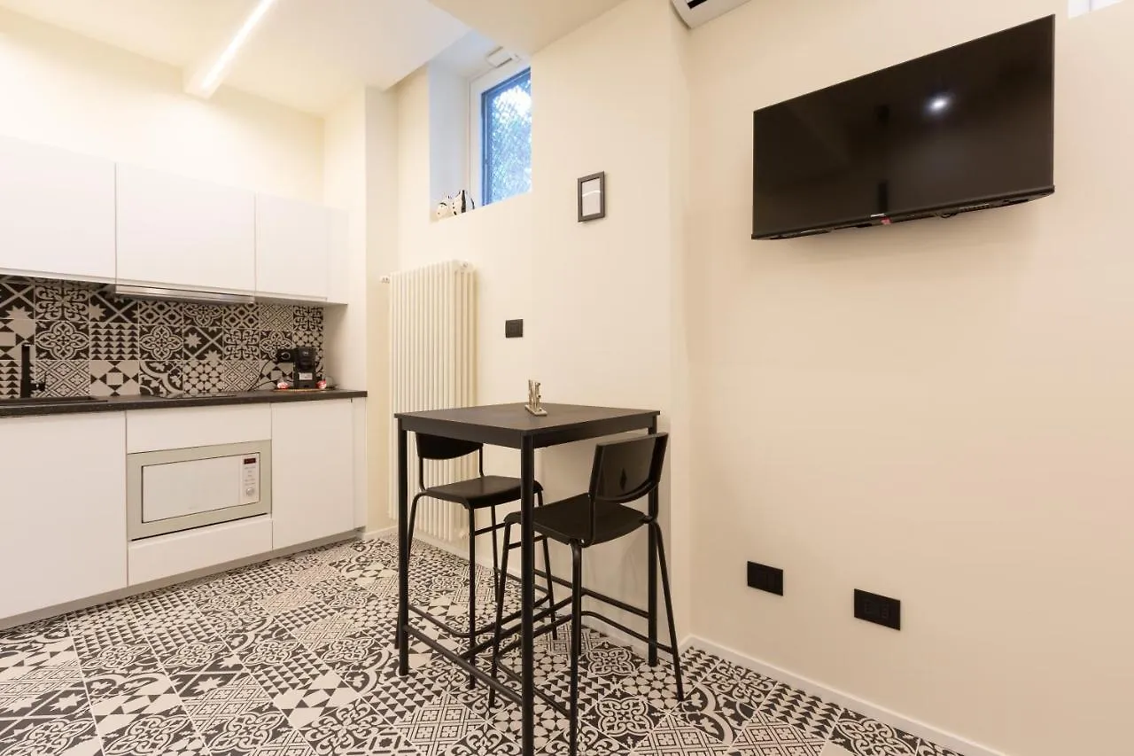 Apartment Pay60 -Crescenzago- Luxury Yellow House