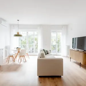 Appartamento Luxury 2 Bedroom Apartament, Close To San Siro, Fiera And 10 Min Metro To Duomo, Milano