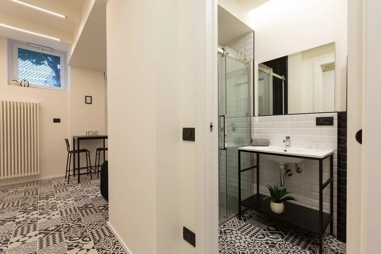 Apartment Pay60 -Crescenzago- Luxury Yellow House Italy